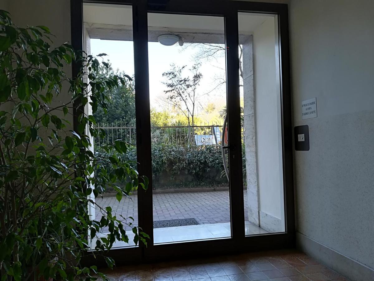 Sweet Irene Deluxe Apartment Бардолино Екстериор снимка