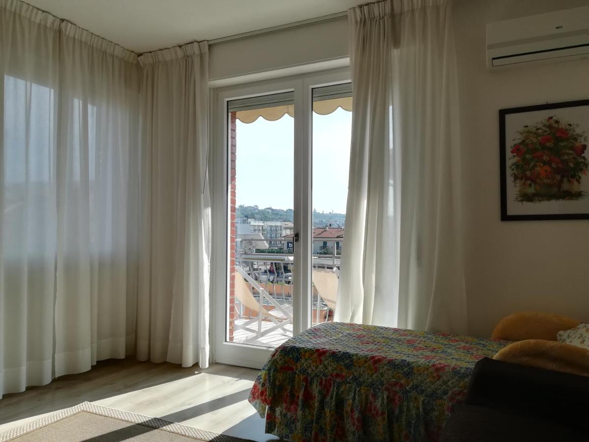 Sweet Irene Deluxe Apartment Бардолино Екстериор снимка